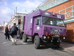 london-brighton-2001-029.JPG (103663 bytes)