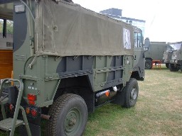 UNV332R-006-stoneleigh-2001.jpg (82329 bytes)