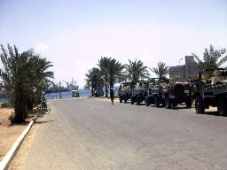 west-east-barry-doughty-025.jpg (114429 bytes)